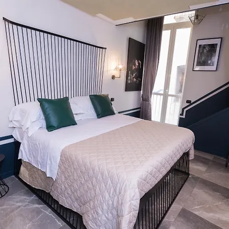 فندق Il Salotto Della Regina 3*