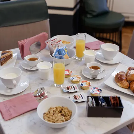 호텔 Il Salotto Della Regina 3*