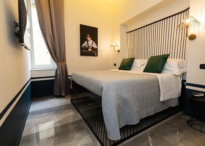 Il Salotto Della Regina Napels